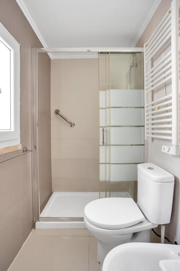 Modern 2 Bedroom Apartment In Estrela With Outside Terrace! Amazing For Families, Couples, Friends Lisbona Esterno foto